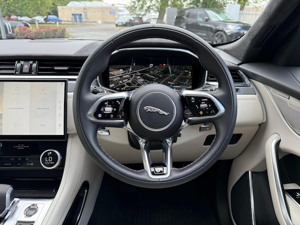 Used Jaguar F-Pace 2024 for sale - 75386951: Photo 12