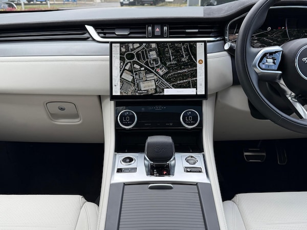 Used Jaguar F-Pace 2024 for sale - 75386951: Photo 15