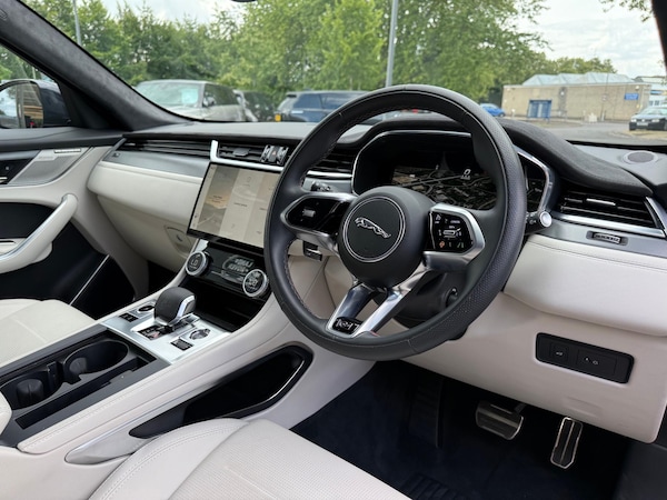 Used Jaguar F-Pace 2024 for sale - 75386951: Photo 31