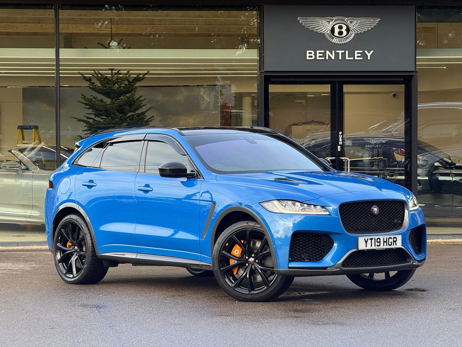 Used Jaguar F-Pace 2019 for sale - 76976071: Photo 1