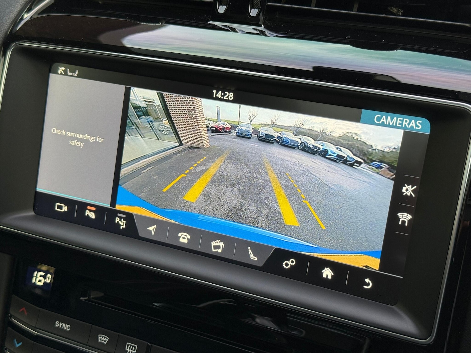 Used Jaguar F-Pace 2019 for sale - 76976071: Photo 33