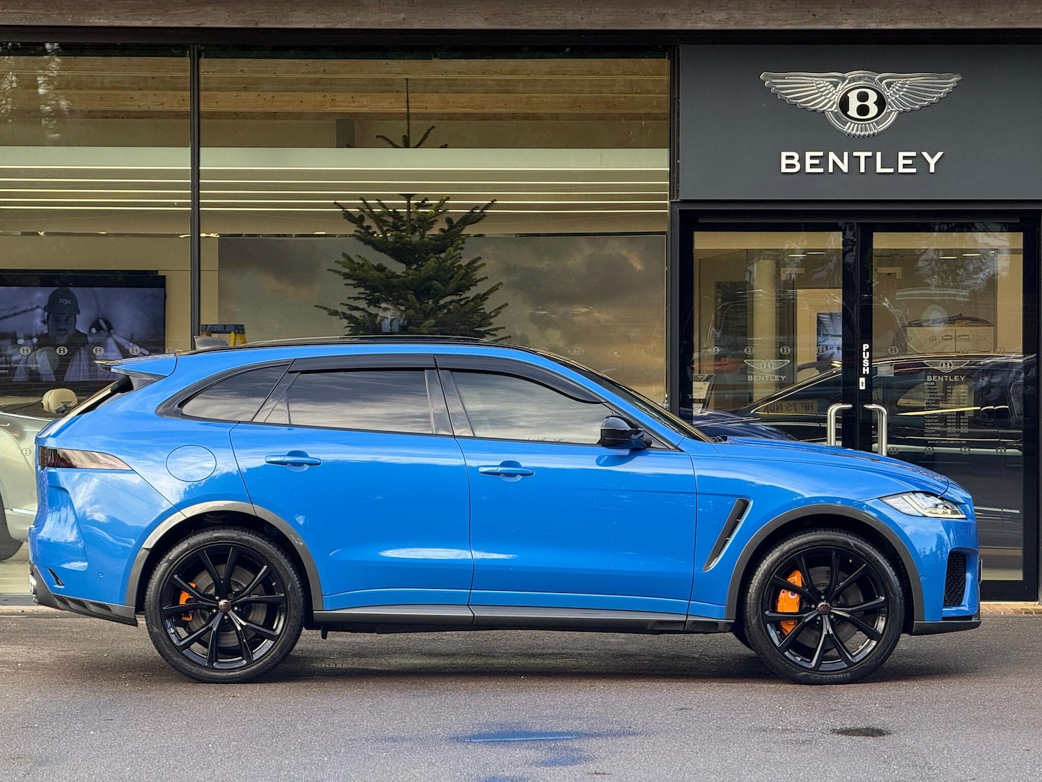 Used Jaguar F-Pace 2019 for sale - 76976071: Photo 4