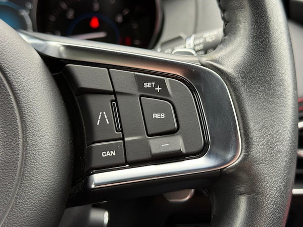 Used Jaguar F-Pace 2019 for sale - 76239384: Photo 26