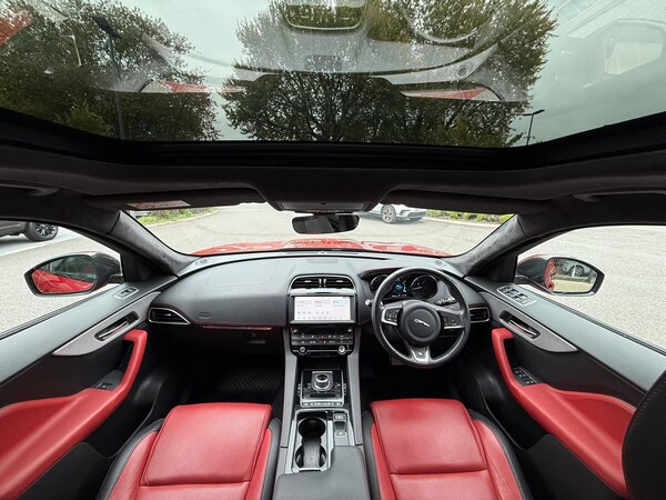 Used Jaguar F-Pace 2019 for sale - 76239384: Photo 3