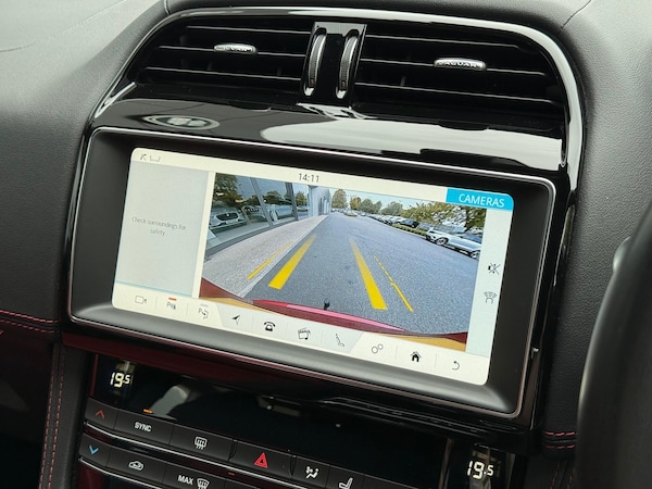 Used Jaguar F-Pace 2019 for sale - 76239384: Photo 4