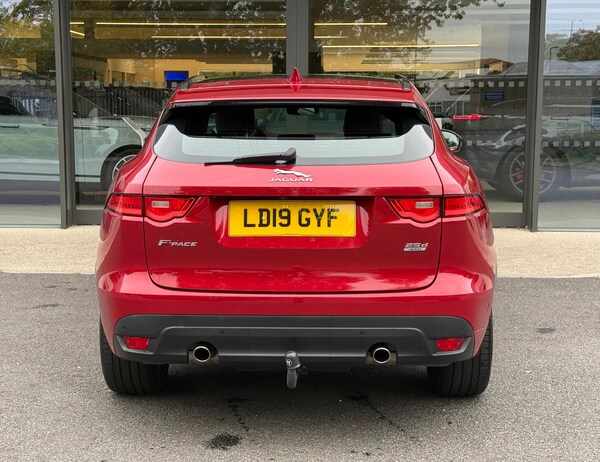 Used Jaguar F-Pace 2019 for sale - 76239384: Photo 8