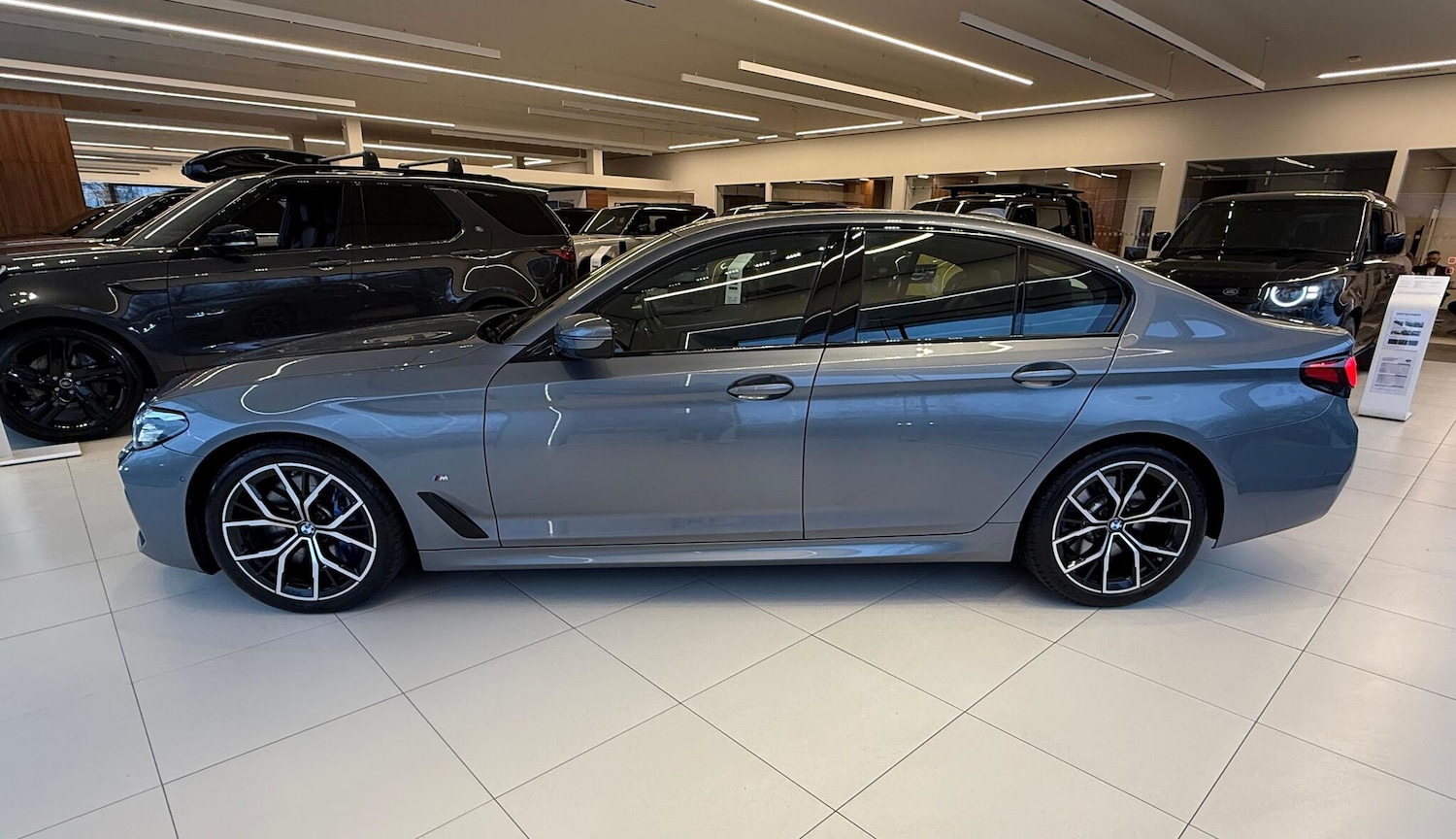 Used BMW 5 Series 2022 for sale - 77358331: Photo 2