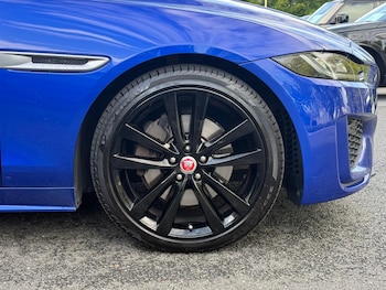 Used Jaguar XE 2020 for sale - 75927881: Photo