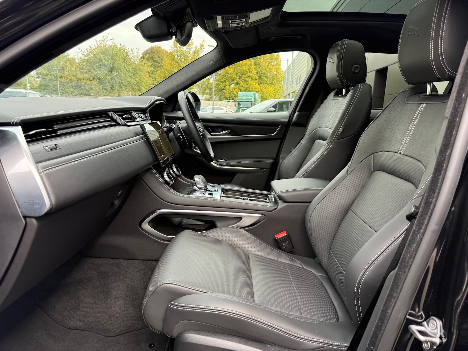 Used Jaguar F-Pace 2024 for sale - 76158929: Photo 10