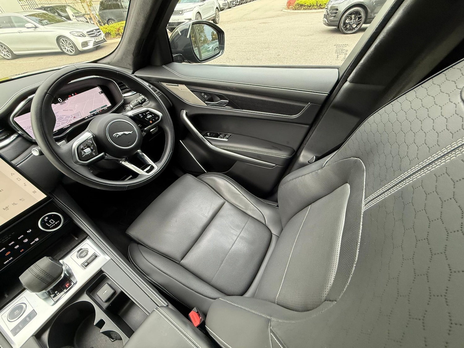 Used Jaguar F-Pace 2024 for sale - 76158929: Photo 13