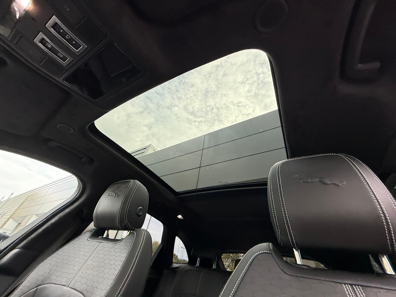 Used Jaguar F-Pace 2024 for sale - 76158929: Photo 5