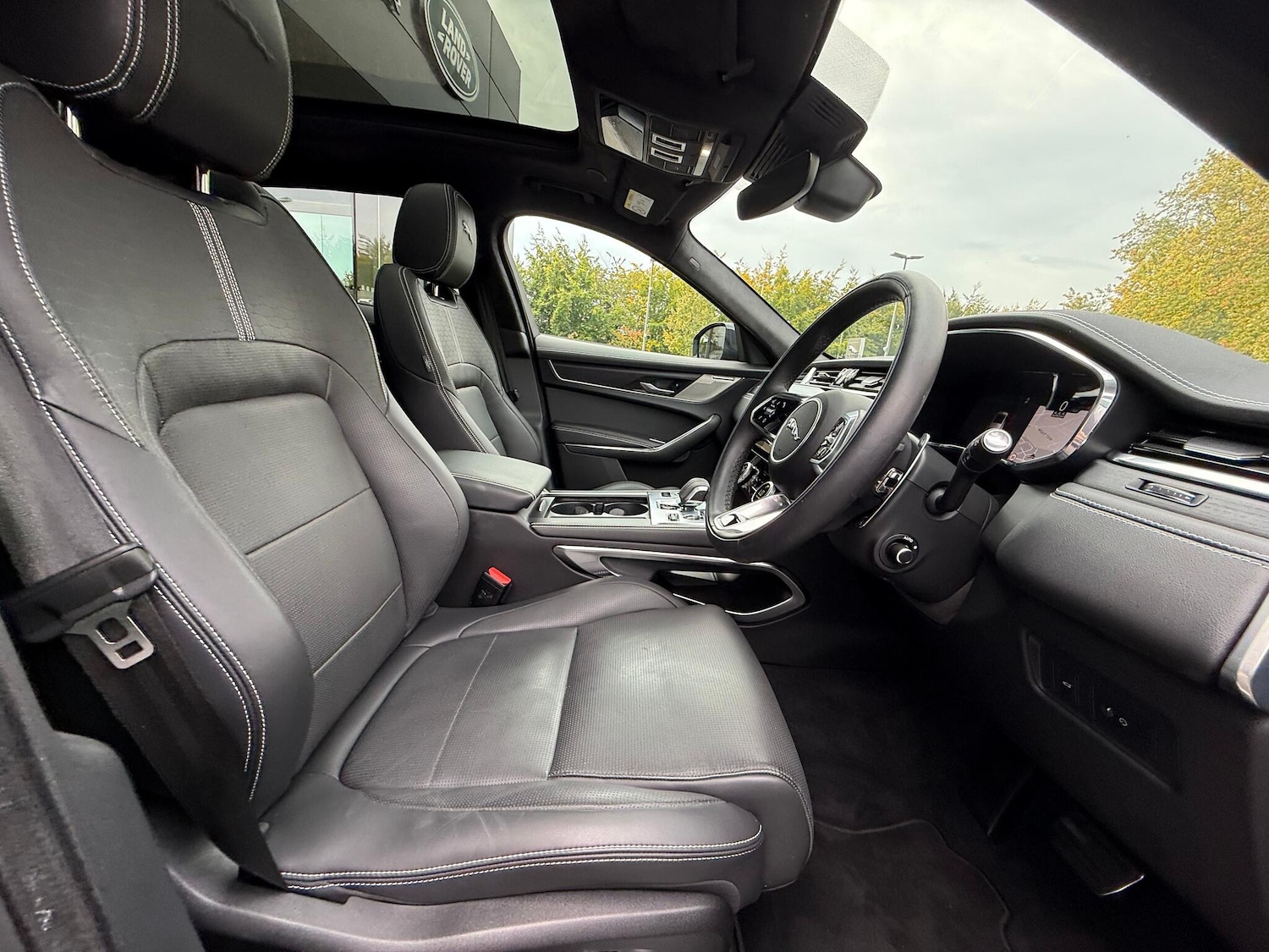 Used Jaguar F-Pace 2024 for sale - 76158929: Photo 9