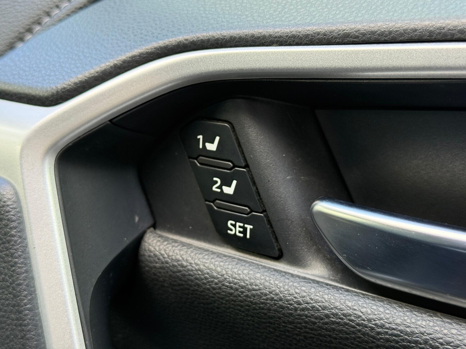 Used Toyota RAV4 2022 for sale - 77573852: Photo 45