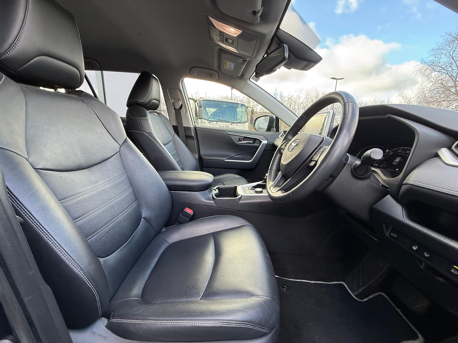 Used Toyota RAV4 2022 for sale - 77573852: Photo 9