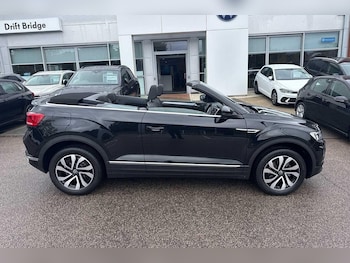 Used Volkswagen T-Roc 2021 for sale - 75741391: Photo