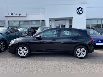 Used Volkswagen Golf 2024 for sale - 77824445: Photo