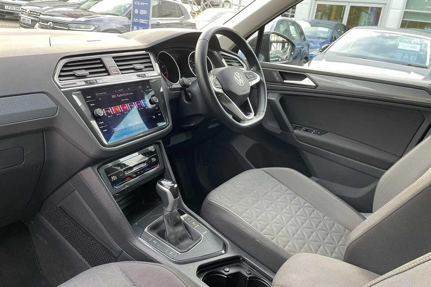 Used Volkswagen Tiguan 2023 for sale - 76457430: Photo 2