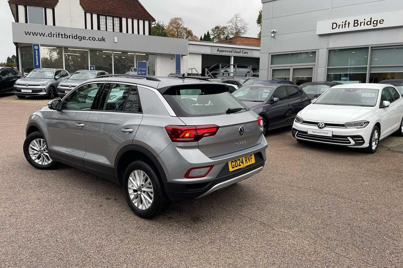 Used Volkswagen T-Roc 2024 for sale - 76388999: Photo 3