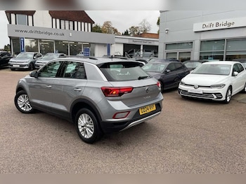 Used Volkswagen T-Roc 2024 for sale - 76388999: Photo