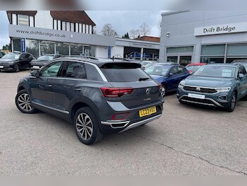 Used Volkswagen T-Roc 2023 for sale - 77824192: Photo