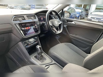 Used Volkswagen Tiguan Allspace 2023 for sale - 76512843: Photo