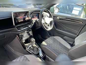 Used Volkswagen T-Roc 2024 for sale - 78809368: Photo