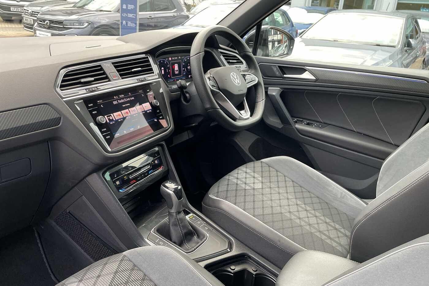 Used Volkswagen Tiguan 2024 for sale - 76423910: Photo 2