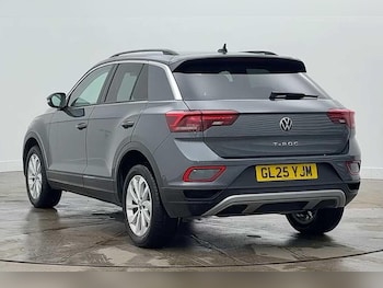 Used Volkswagen T-Roc 2025 for sale - 77977753: Photo