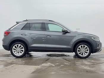 Used Volkswagen T-Roc 2025 for sale - 77977753: Photo