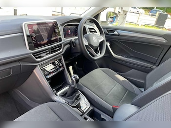 Used Volkswagen T-Roc 2024 for sale - 75310846: Photo