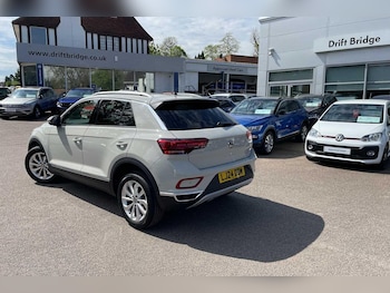Used Volkswagen T-Roc 2024 for sale - 75310846: Photo