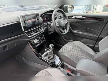 Used Volkswagen T-Roc 2025 for sale - 78901915: Photo