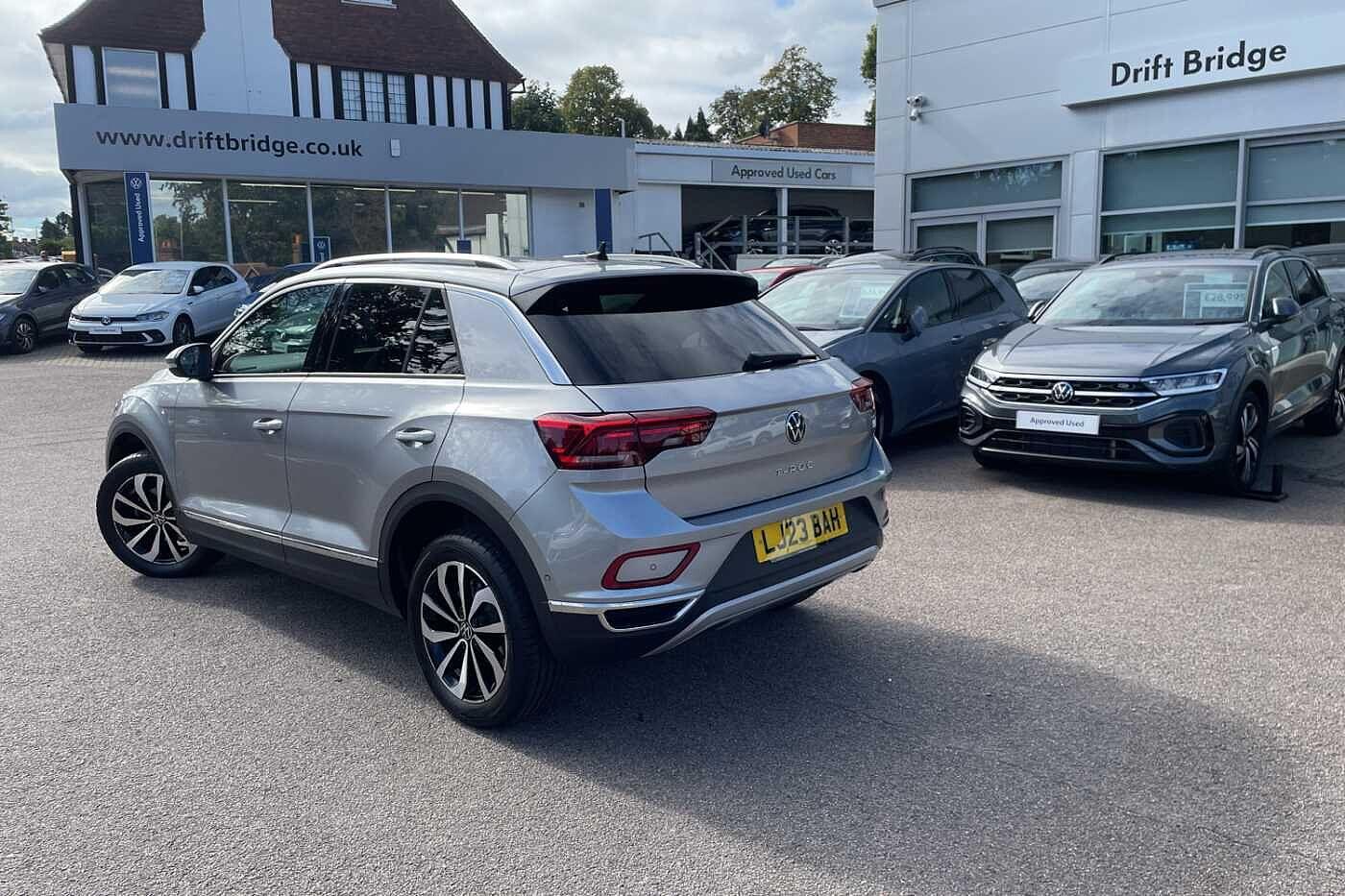 Used Volkswagen T-Roc 2023 for sale - 76012467: Photo 3