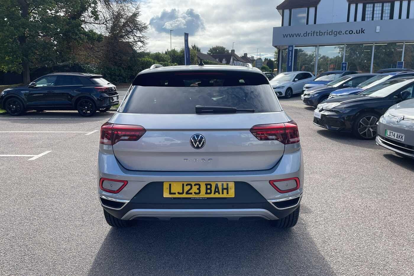Used Volkswagen T-Roc 2023 for sale - 76012467: Photo 9