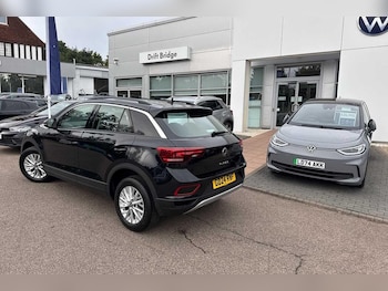 Used Volkswagen T-Roc 2024 for sale - 75990570: Photo 3