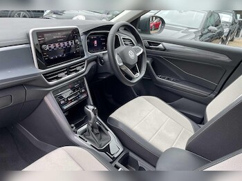 Used Volkswagen T-Roc 2024 for sale - 78086745: Photo