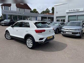 Used Volkswagen T-Roc 2018 for sale - 78535637: Photo