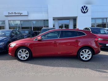 Used Volvo V40 2019 for sale - 77646037: Photo