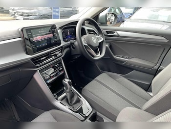 Used Volkswagen T-Roc 2025 for sale - 76484989: Photo