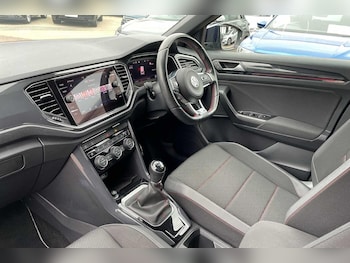 Used Volkswagen T-Roc 2020 for sale - 75609425: Photo