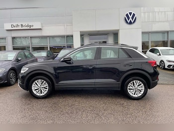 Used Volkswagen T-Roc 2023 for sale - 77395772: Photo