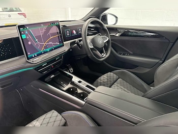 Used Volkswagen Passat 2025 for sale - 75647269: Photo