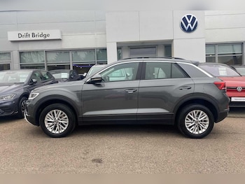 Used Volkswagen T-Roc 2024 for sale - 77586486: Photo