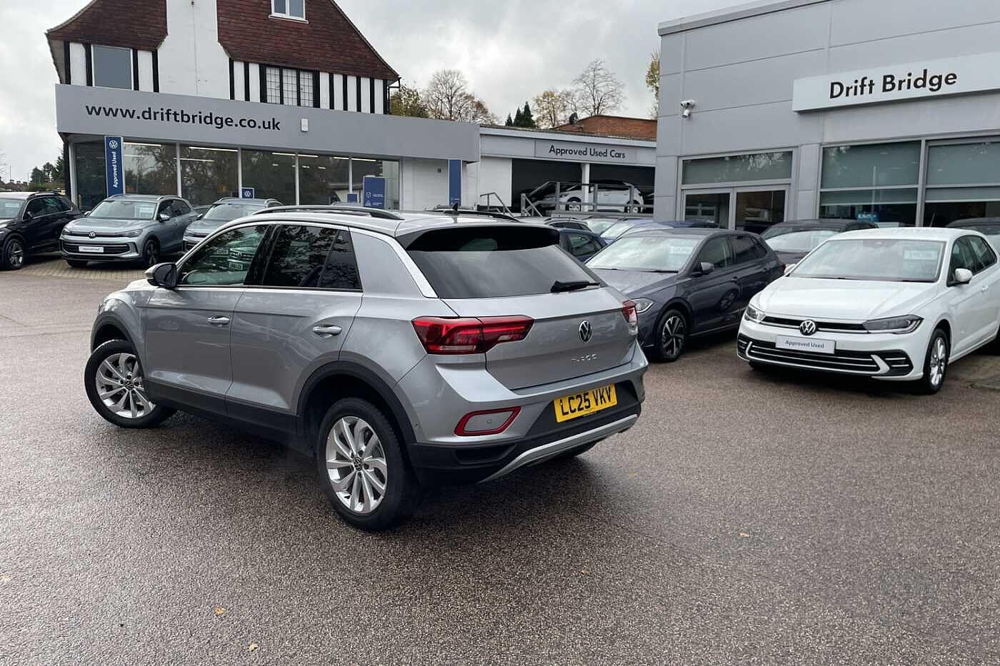 Used Volkswagen T-Roc 2025 for sale - 76996151: Photo 3