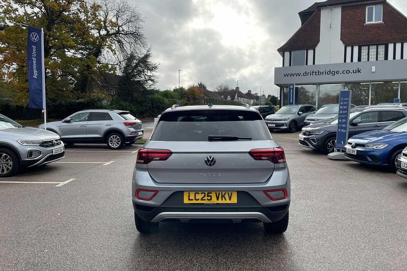 Used Volkswagen T-Roc 2025 for sale - 76996151: Photo 9