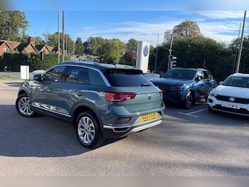Used Volkswagen T-Roc 2024 for sale - 75990935: Photo 3