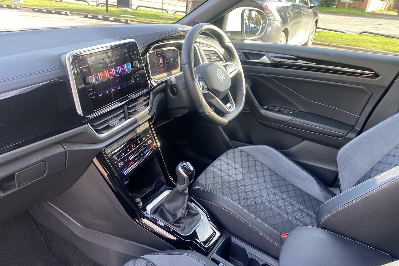 Used Volkswagen T-Roc 2023 for sale - 77549678: Photo 2