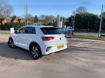 Used Volkswagen T-Roc 2023 for sale - 77549678: Photo