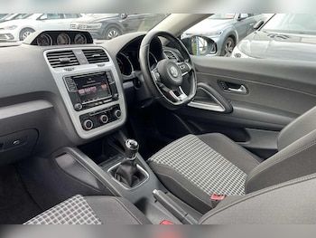 Used Volkswagen Scirocco 2016 for sale - 76227396: Photo