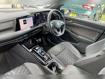 Used Volkswagen Golf 2023 for sale - 78047560: Photo